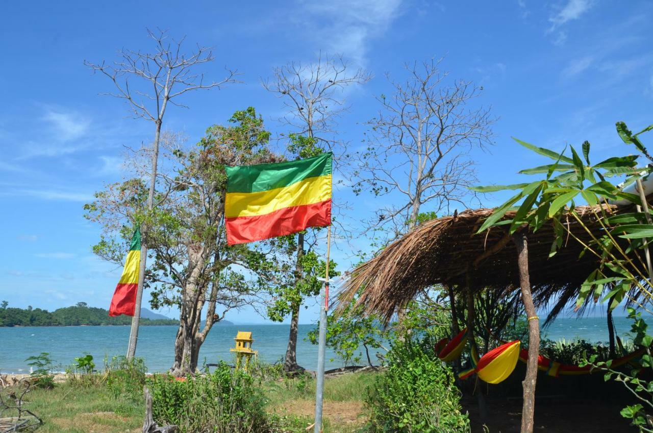 Reggae Island Private Island Hotel Koh Phayam Exterior foto