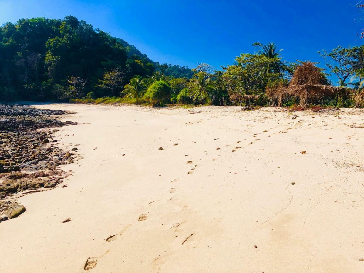 Reggae Island Private Island Hotel Koh Phayam Exterior foto