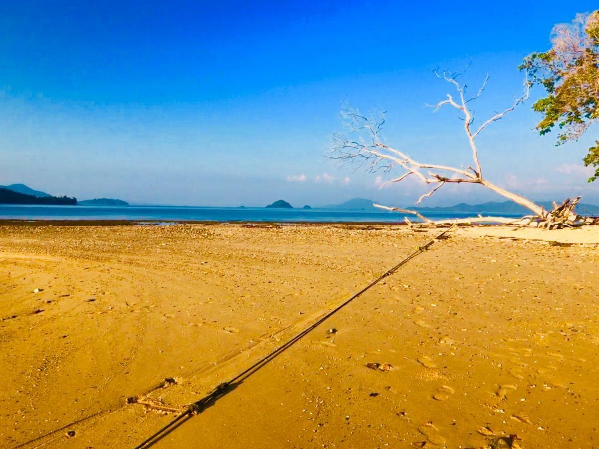 Reggae Island Private Island Hotel Koh Phayam Exterior foto